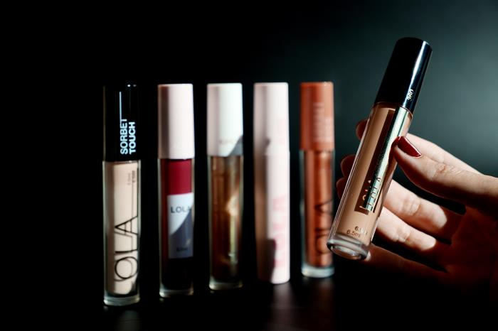 Big, bold & beautiful: Lola dip-in pack for liquid makeup